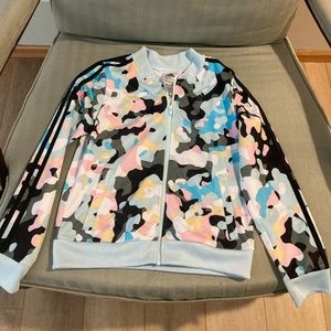 Adidas camo girls jacket size 10/12